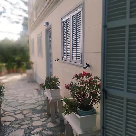 Pergolato Apartment *